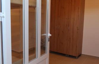 Robinson olive tree huts - Photo 30