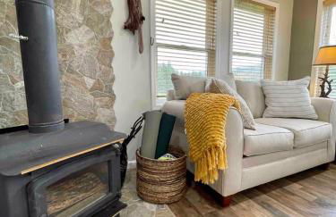 High-View Catskills Cabin - Photo 38