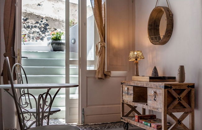 Rock Villas - Emporio | Pool, Jacuzzi, Castle View - Foto 33