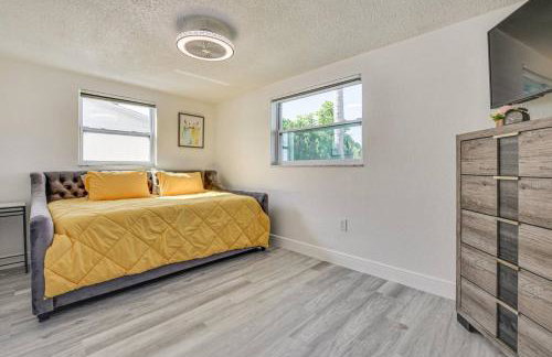 Canal Front Oasis w Heated Pool Close to the Beach - Foto 23