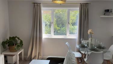 Zone 2 Modern 1 bed Flat with Seperate Office - Foto 3