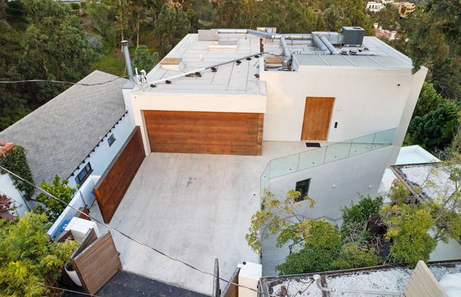 Beverly Grove - Photo 33