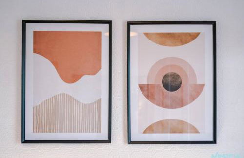 5BR House, Sleeps 10 guests - Free Parking - Business & Contractor Stays - Foto 2