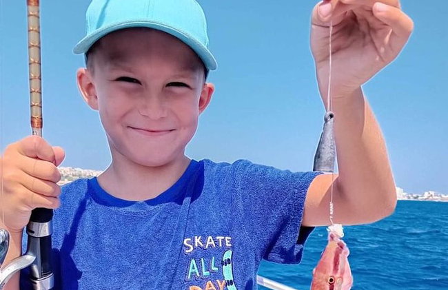 Capitán Manolis Pesca con barbacoa en el barco - Foto 7