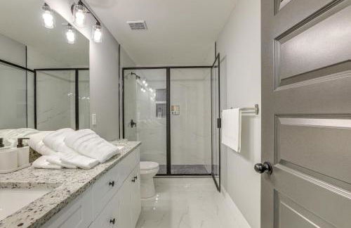 Family-Friendly Deck and Yard Modern Decatur Home - Foto 16