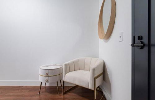 Back-Bay 2BR Condo w Roof top Gym Parking - Foto 20