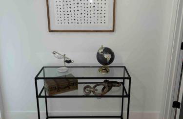 Downtown New 3 Story Sleeps 14 - Foto 27