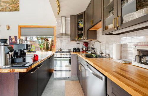 Secluded Private Retreat with Cabin & Vintage Airstream - Foto 43