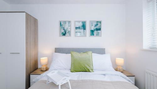 4BR Home for 8, Full Kitchen, Parking, WiFi in Northwich - Foto 2