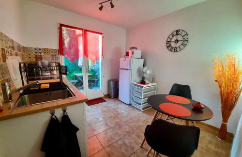 Les Restanques de Toucas - Studio dans villa avec jardin et piscine partagée - Foto 16