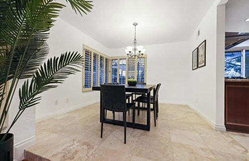Hot Tub with A View and Large Back Deck & Game Room - Foto 25