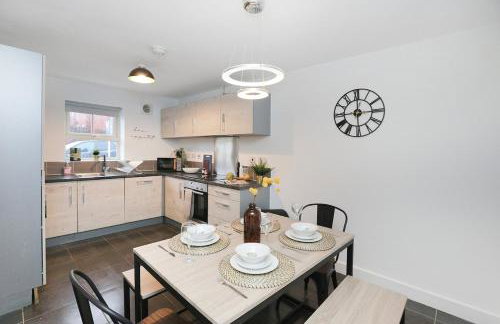 Spacious Home For Contractors,Families,Groups, Sleeps 10, Free Parking - Foto 2