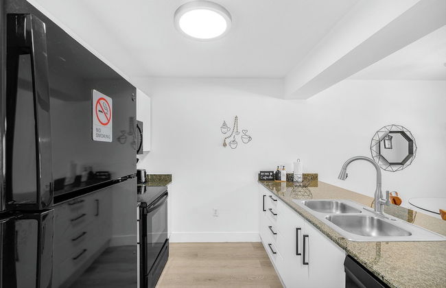 Sky High 31st Floor Condo W Parking - Foto 53