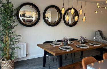 Outstanding 4-Bedroom Town House By Valore Property Services - Foto 27