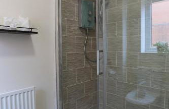 Modern 4BR House in the Centre Spacious & Ideal for Families and Contractors - Foto 15