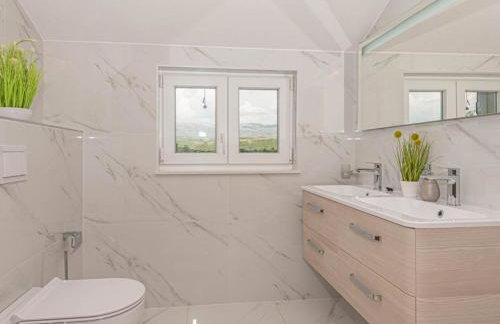 Villa Maria with Outdoor Pool - Foto 20