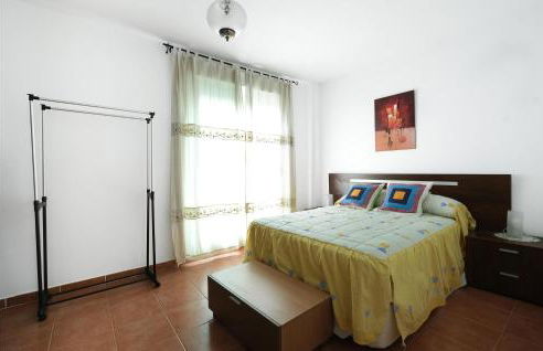 3 Bedroom Cozy Home In La Algaba - Photo 10