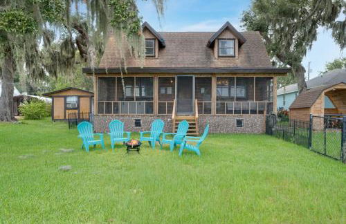 Lakeside Haven with Jacuzzi and Games - Foto 48