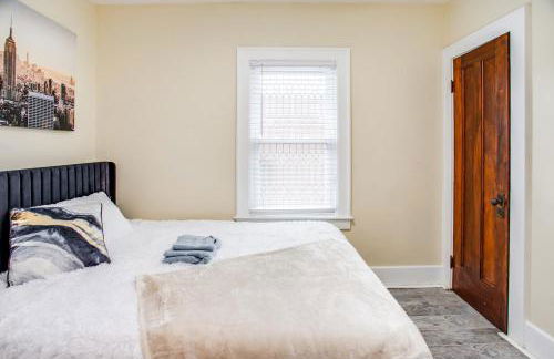 New 3 bedroom Home by, UofR, RIT, Strong, Airport - Photo 4