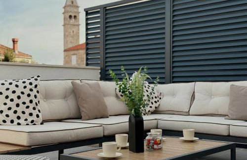 Dawn & Dusk - Modern Two Bedroom Apartment with Mountain Views - Photo 2