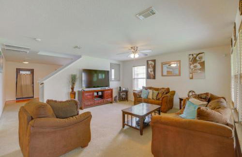 7 Mi to Downtown Baytown Spacious Home with Yard - Foto 1