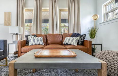 The Akron Retreat: Modern 3-Bedroom Oasis - Foto 14