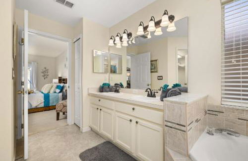 655 Stylish and newly renovated 6 Bedroom Home 5 Star - Foto 11