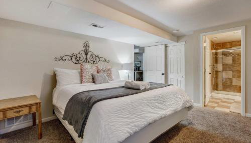 Crestpoint Court Family Multi-Level Near UCCS & BBQ - Foto 3
