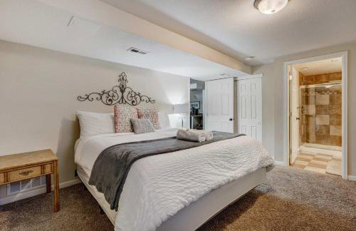 Crestpoint Court Family Multi-Level Near UCCS & BBQ - Foto 3