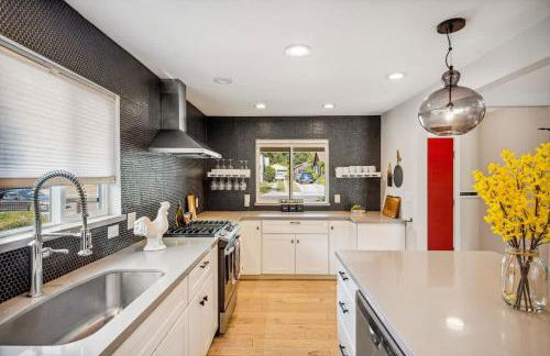 Modern Napa 3BD Wine Country Escape with Pool and Spa - Foto 15