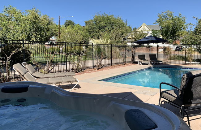 The Cottage @ 241 North - Foto 29