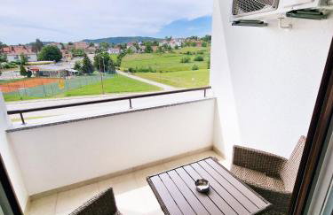 Apartment Queen, self check-in, free private garage parking - Foto 5