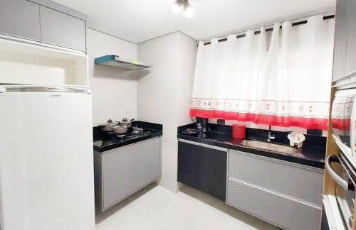 Apto com lazer completo, piscina, ar, mercadinho e pet friendly a 1 min da praia - Photo 8