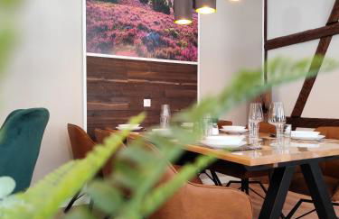 ApartZ - Celle Altstadt - bis 9 Personen Ideal für Familien und Gruppen, 3 SZ, 2 Bäder, Infrarotsauna, inklusive Parkplatz, Dachterrasse - Photo 21