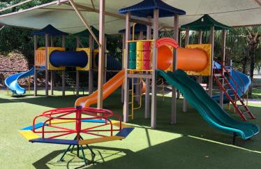 Casa super agradável em Busca Vida a 100m da praia! - Foto 33