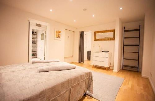 Nahe Stadt/Alster, Ruhig, Dart - Foto 7