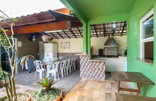 CHARMOSA CASA EM CONDO A 01 QUADRA DA PRAIA DO SAPE UBATUBA com churrasqueira, forno pizza, wifi - Foto 3