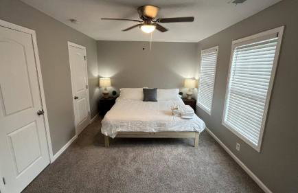 Stylish 4BR Near ATL Attractions - Photo 19
