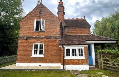 The Cottage, Marlow - Photo 2