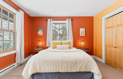 Spacious Lakefront Retreat w/Stunning Views - Foto 13