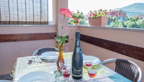 Comfortable Kastel Stafilic Apartment with Balcony - Two Bedroom Apartment with Balcony and Sea View - Photo 4