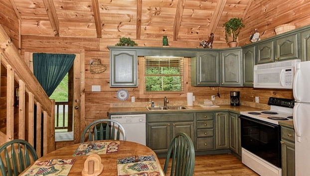 Whisper Creek 2 Bedroom Cabin by RedAwning - Foto 4, Cocina privada