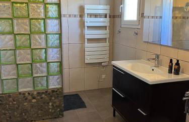 Vacation home with a private pool in Puyméras - Foto 28