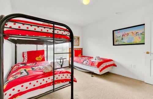 Home with Private Pool, Game Room & Big Backyard! - Foto 25