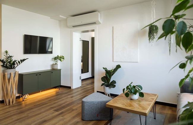 Urban Jungle Apartments - Photo 55