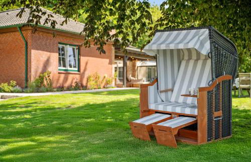 GUT KLETKAMP "Finkenhaus" - Idyllisch freistehendes Landhaus mit 3 Schlafzimmern und fantastischem Ausblick I 8 Personen I Offener Kamin I Garten I Wintergarten I Große Terrasse I Ruhig am Waldrand I Parkplätze I WLAN - Foto 24