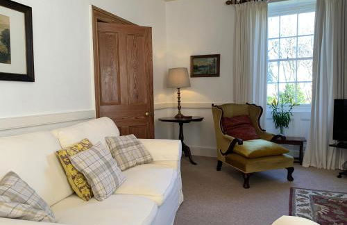 The Front Wing - Pen y Graig farmhouse, Church Bay, sea views near beach No Pets - Foto 3