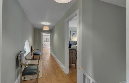 Stylish 4-Bed Apartment in Suffolk l Near Town - Foto 12