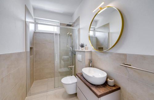 Villa Mirakul, new modern villa with swimming pool, close to the beach, children playroom, quiet area- by TRAVELER tourist agency Krk - ID 2680 - Foto 41