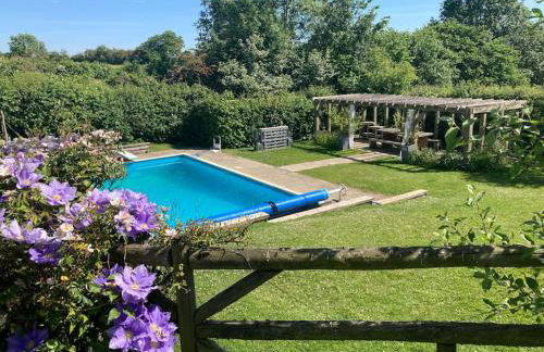 A charming unique lodge, with log burner and incredible views - Foto 24